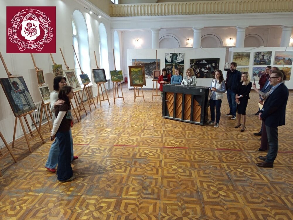 РЕПОРТАЖ З ВІДКРИТТЯ СТУДЕНТСЬКОЇ ВИСТАВКИ "НЕВІДОМІ”